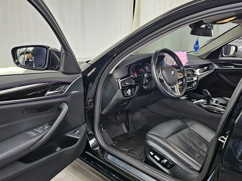 2021 BMW 5 Series 523d Luxury photo 10