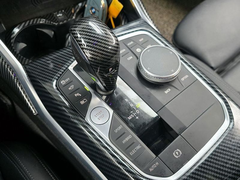 2021 BMW 3 Series 330e M Sport photo 9