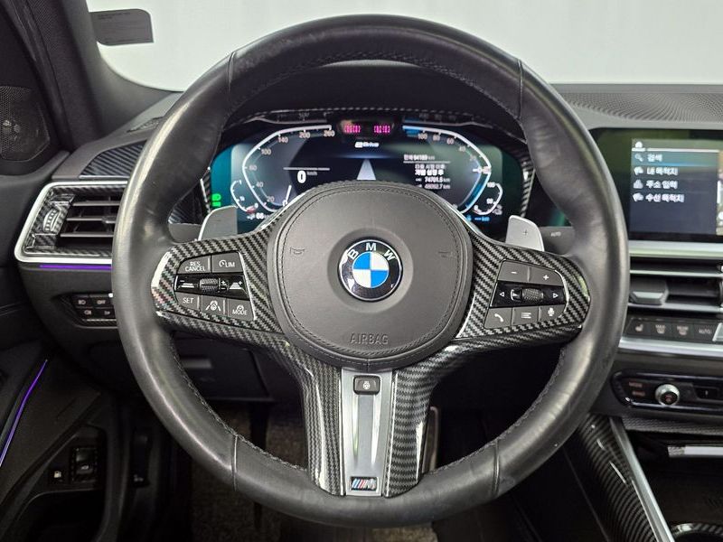 2021 BMW 3 Series 330e M Sport photo 13