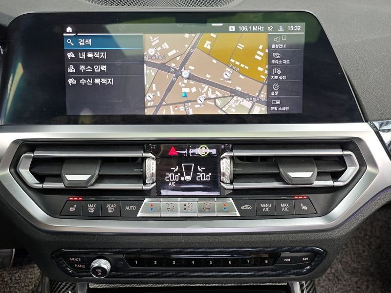 2021 BMW 3 Series 330e M Sport photo 14