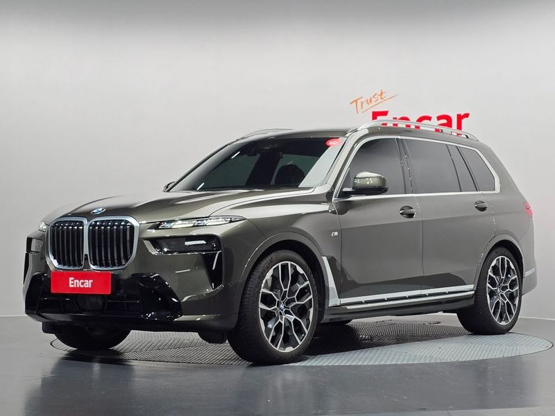 2026 BMW X7 xDrive 40i M Sport 7STR photo 1