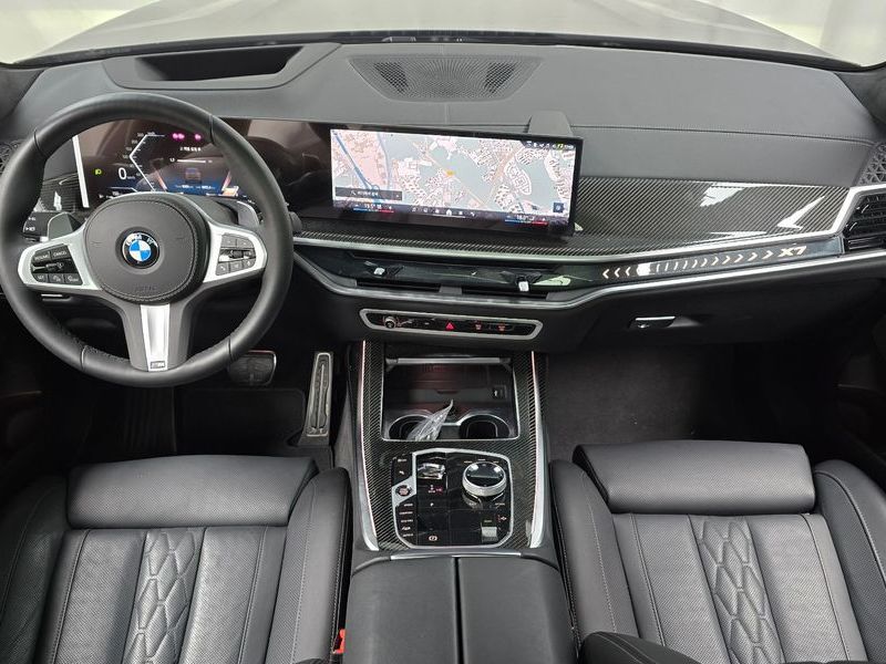 2026 BMW X7 xDrive 40i M Sport 7STR photo 7