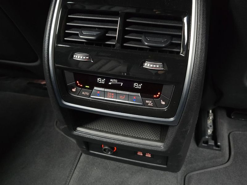 2026 BMW X7 xDrive 40i M Sport 7STR photo 19
