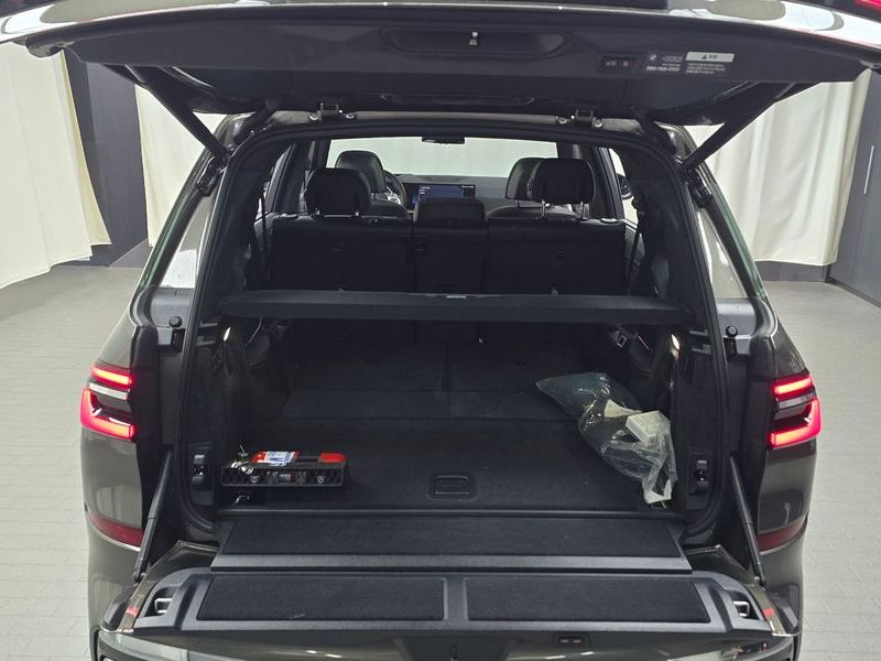2026 BMW X7 xDrive 40i M Sport 7STR photo 20