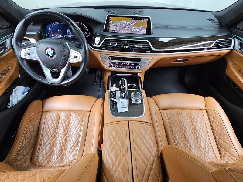 2021 BMW 7 Series 740i Design Pure Excellence photo 7