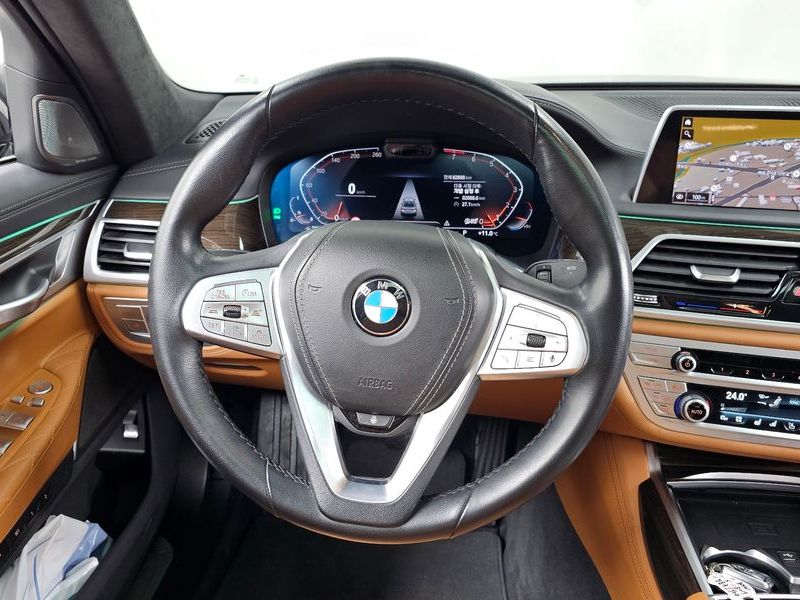 2021 BMW 7 Series 740i Design Pure Excellence photo 13