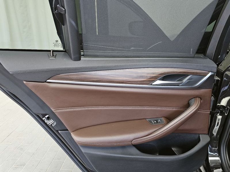 2018 BMW 5 Series 530i M Sport Package Plus photo 25
