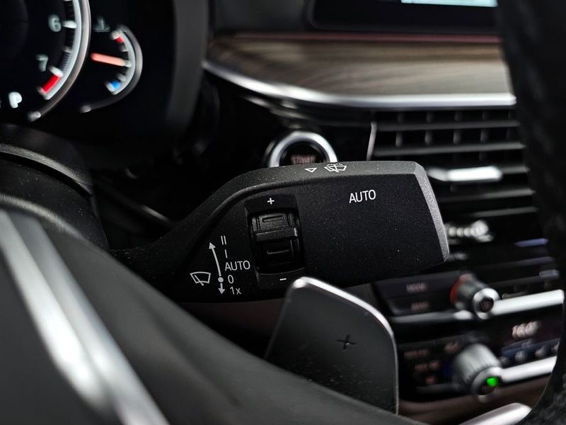 2018 BMW 5 Series 530i M Sport Package Plus photo 29