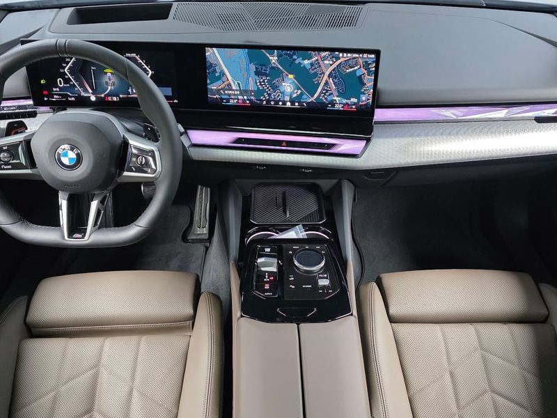 2026 BMW 5 Series 523d xDrive M Sport photo 7