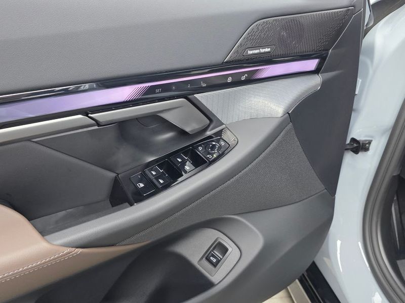 2026 BMW 5 Series 523d xDrive M Sport photo 29