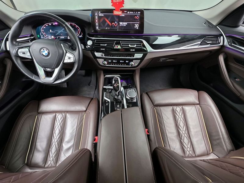 2021 BMW 5 Series 523d Luxury photo 7