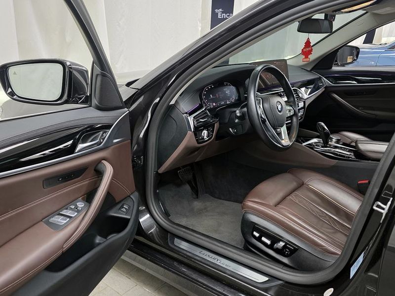 2021 BMW 5 Series 523d Luxury photo 10