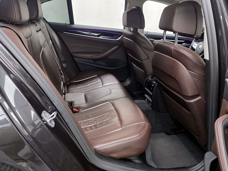2021 BMW 5 Series 523d Luxury photo 12