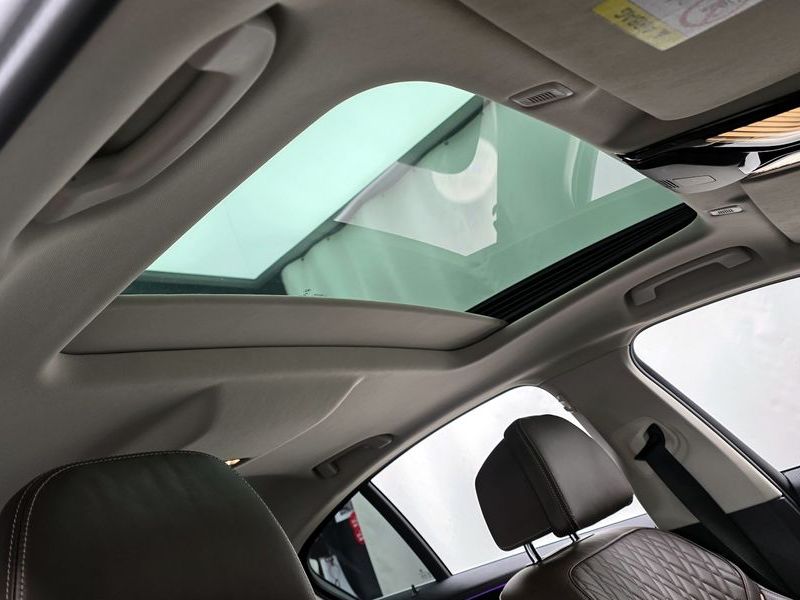 2021 BMW 5 Series 523d Luxury photo 17
