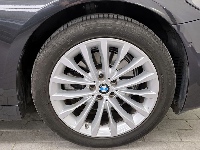 2021 BMW 5 Series 523d Luxury photo 21