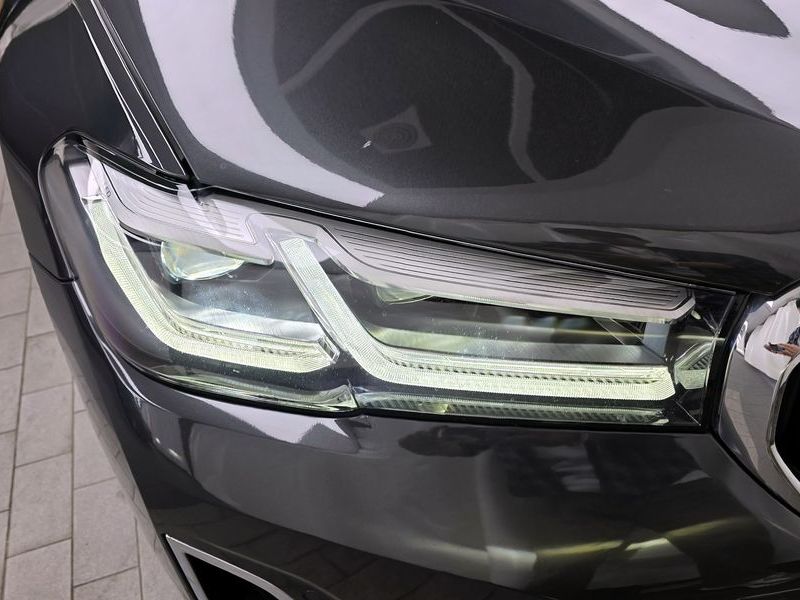 2021 BMW 5 Series 523d Luxury photo 22