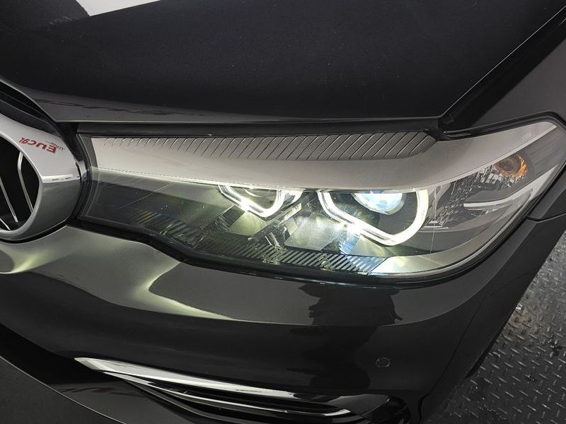 2020 BMW 5 Series 520i Luxury photo 22