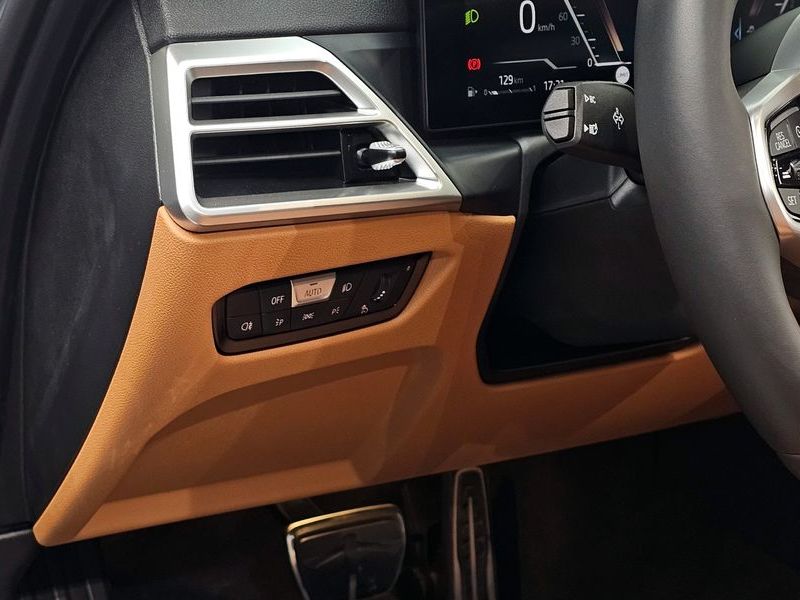 2026 BMW 3 Series 320i M Sport photo 15