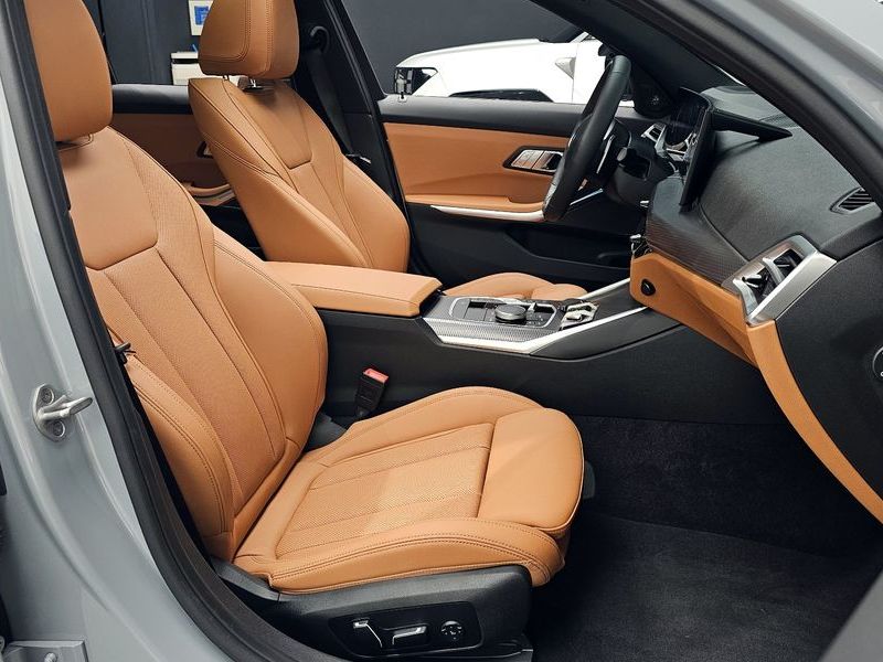 2026 BMW 3 Series 320i M Sport photo 26