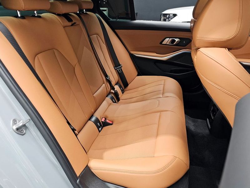 2026 BMW 3 Series 320i M Sport photo 27
