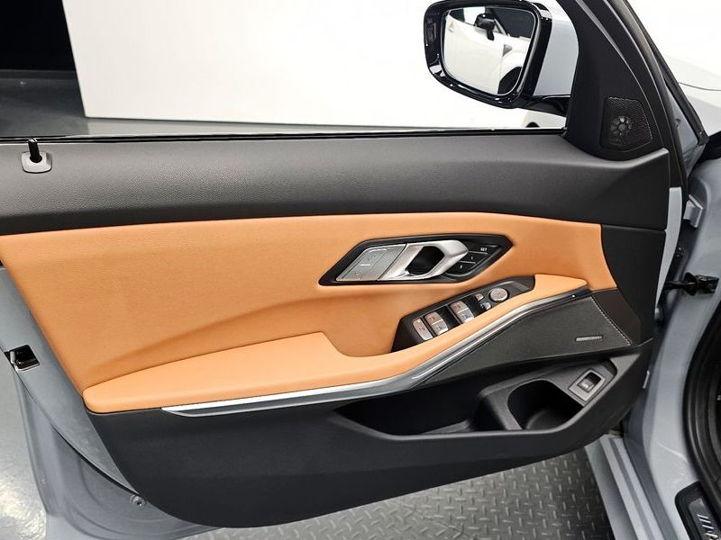2026 BMW 3 Series 320i M Sport photo 30