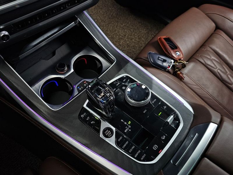 2022 BMW X7 xDrive 40d Design Pure Excellence 7-Seater photo 9