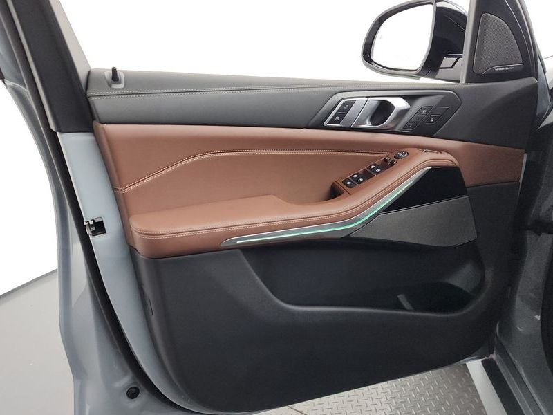 2026 BMW X5 xDrive 40d M Sport Online Exclusive Editon photo 24