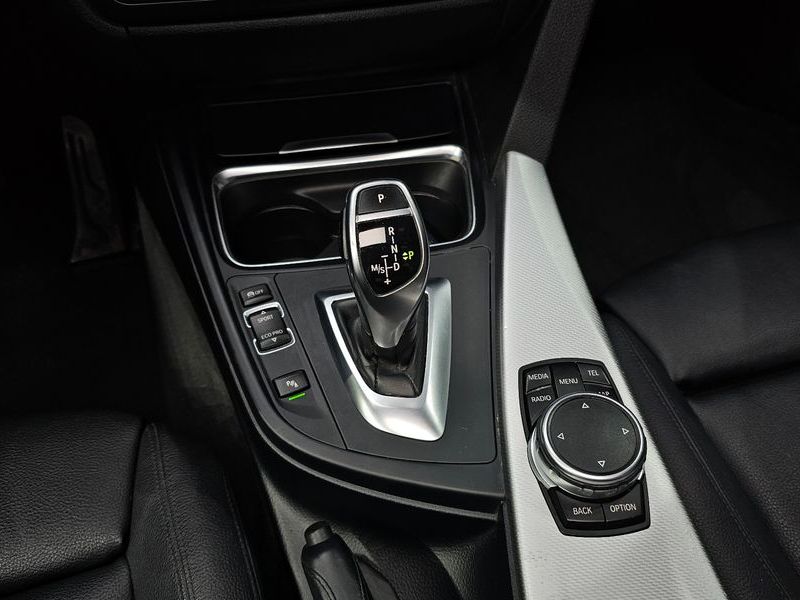2015 BMW 3 Series 320d M Performence Edition photo 9