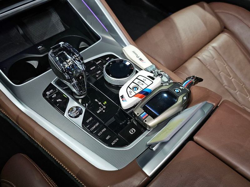 2022 BMW X6 xDrive30d M Sport photo 9