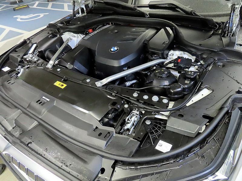 2026 BMW 5 Series 530e photo 19