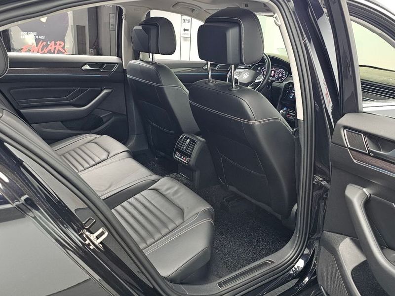 2021 Volkswagen Passat 2.0 TDI 4Motion Prestige photo 12