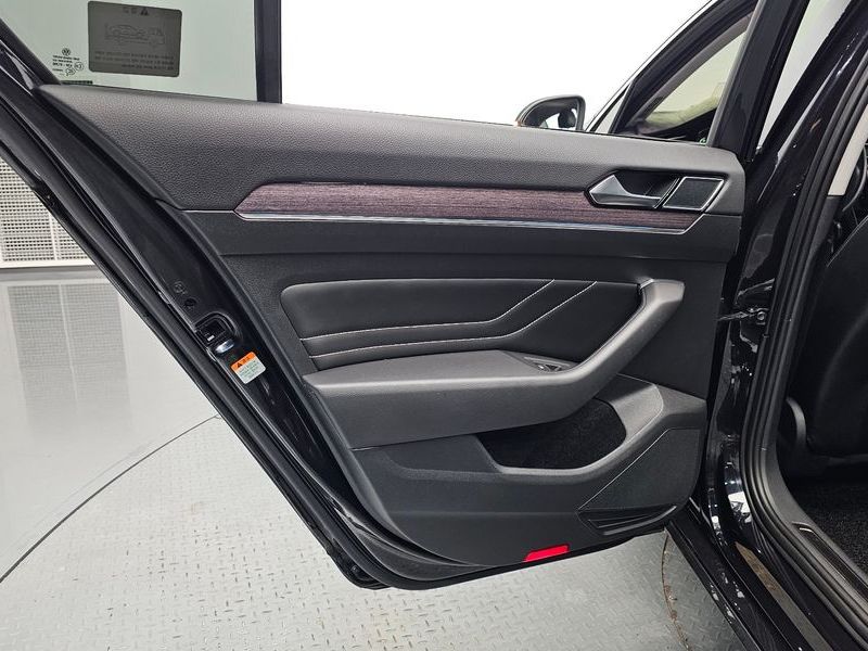 2021 Volkswagen Passat 2.0 TDI 4Motion Prestige photo 25