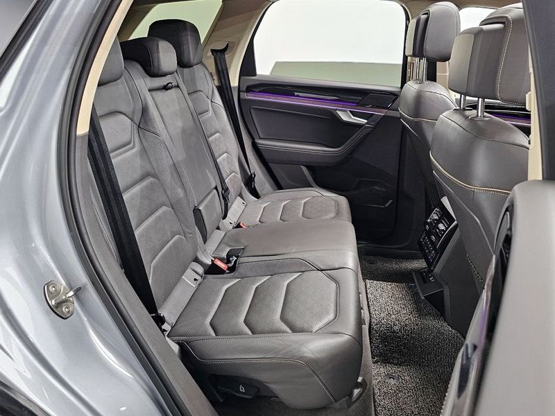 2021 Volkswagen Touareg 3.0 TDI Prestige photo 12