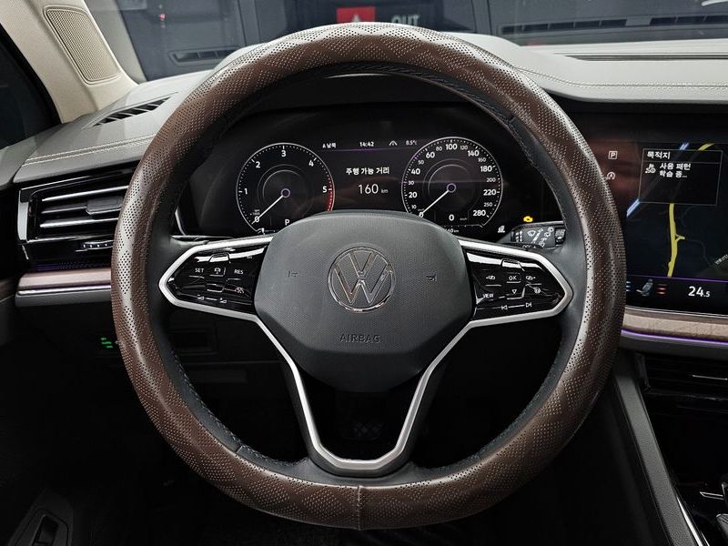 2021 Volkswagen Touareg 3.0 TDI Prestige photo 13