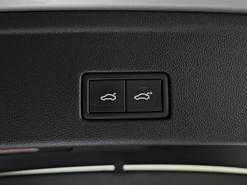 2021 Volkswagen Touareg 3.0 TDI Prestige photo 20