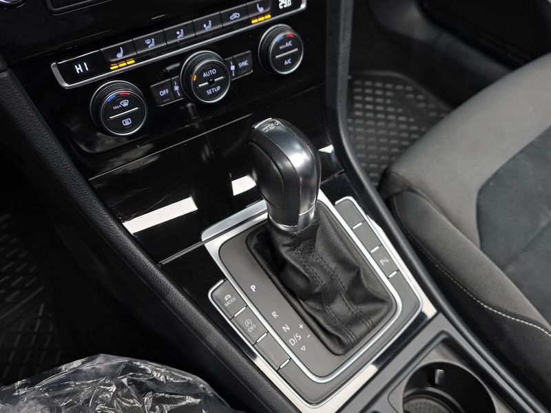 2014 Volkswagen Golf 1.4 TSI photo 9