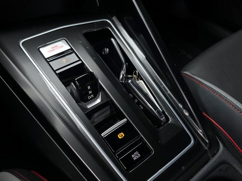 2023 Volkswagen Golf 2.0 GTI photo 9