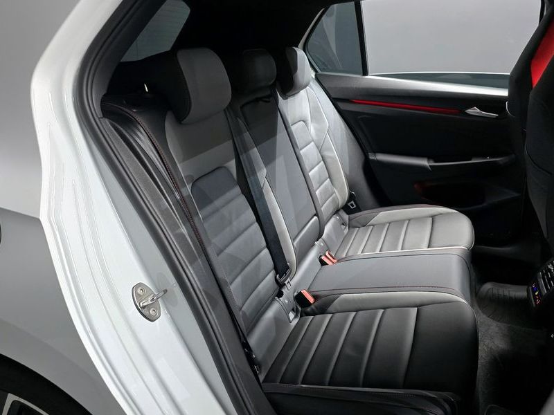 2023 Volkswagen Golf 2.0 GTI photo 11