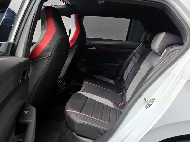 2023 Volkswagen Golf 2.0 GTI photo 12