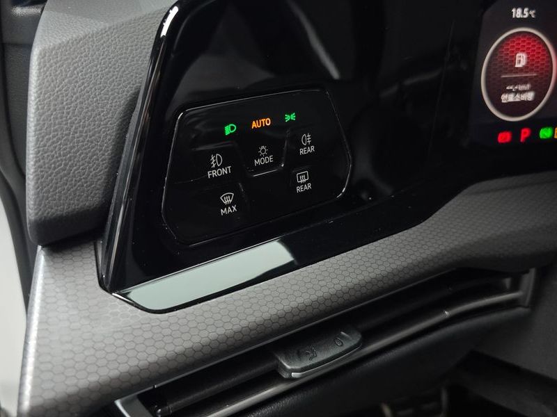 2023 Volkswagen Golf 2.0 GTI photo 18
