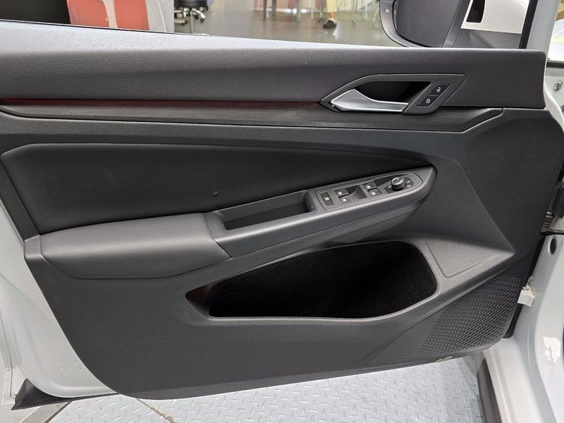 2023 Volkswagen Golf 2.0 GTI photo 24