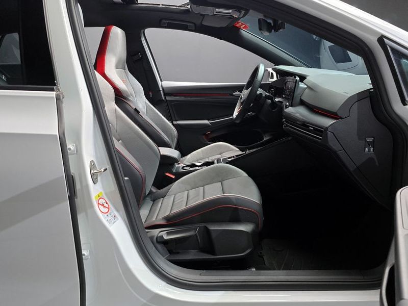 2023 Volkswagen Golf 2.0 GTI photo 26