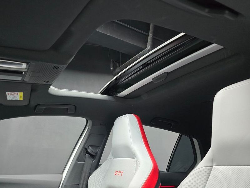 2023 Volkswagen Golf 2.0 GTI photo 28