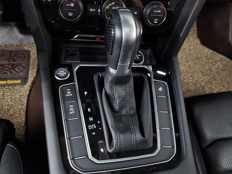 2018 Volkswagen Passat 2.0 TDI 4Motion Prestige photo 9