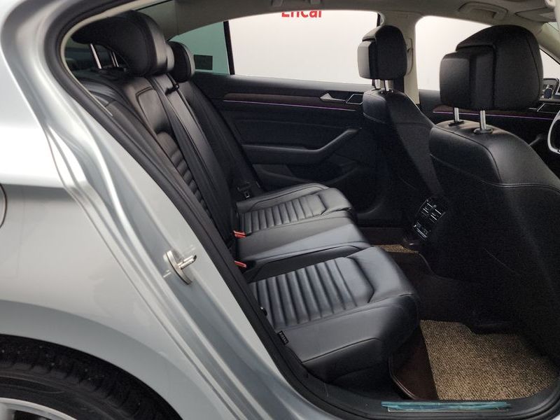 2018 Volkswagen Passat 2.0 TDI 4Motion Prestige photo 11