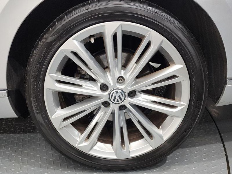 2018 Volkswagen Passat 2.0 TDI 4Motion Prestige photo 21