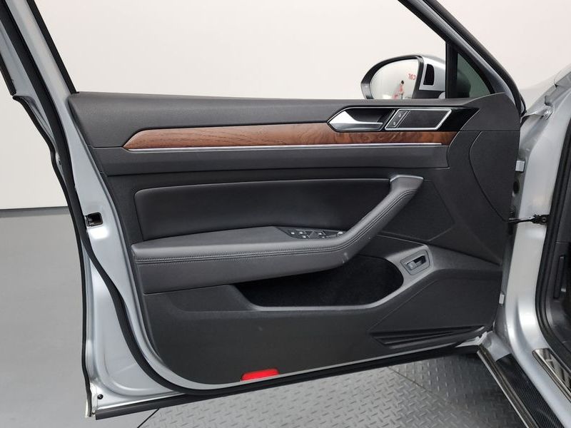 2018 Volkswagen Passat 2.0 TDI 4Motion Prestige photo 24