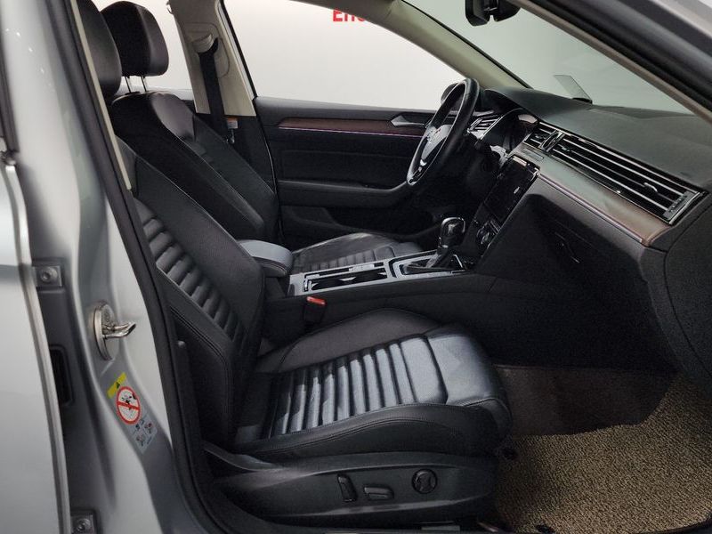 2018 Volkswagen Passat 2.0 TDI 4Motion Prestige photo 26
