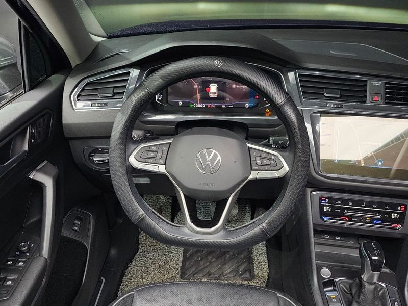 2023 Volkswagen Tiguan 2.0 TSI Prestige photo 13