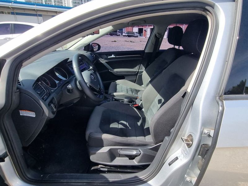 2014 Volkswagen Golf 1.6 TDI Blue Motion photo 9